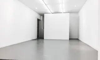 White-Washed Gallery in Le Marais - Image 2