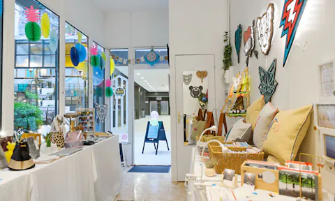 Bright Pop-Up Shop in Montparnasse - Image 0