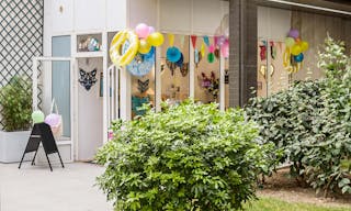 Bright Pop-Up Shop in Montparnasse - Image 3