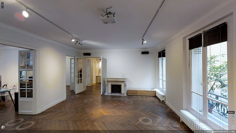 Haussmannian Showroom in Madeleine - Image 2