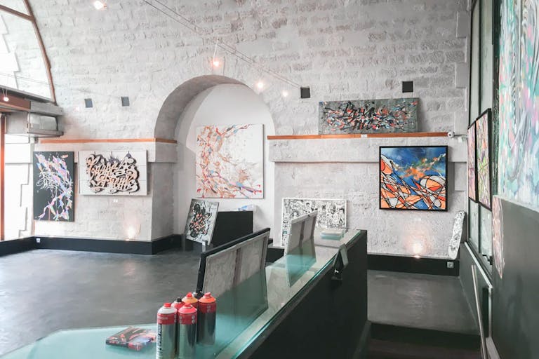 Pop-Up Space in Busy Gare de Lyon - Image 1