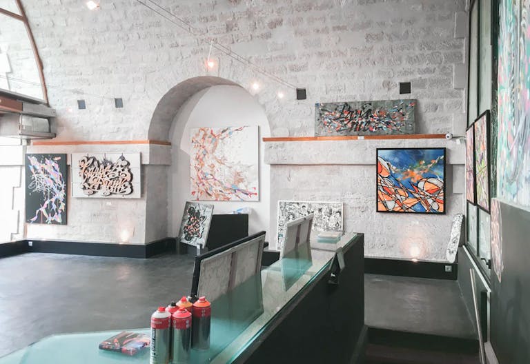 Pop-Up Space in Busy Gare de Lyon - Image 1