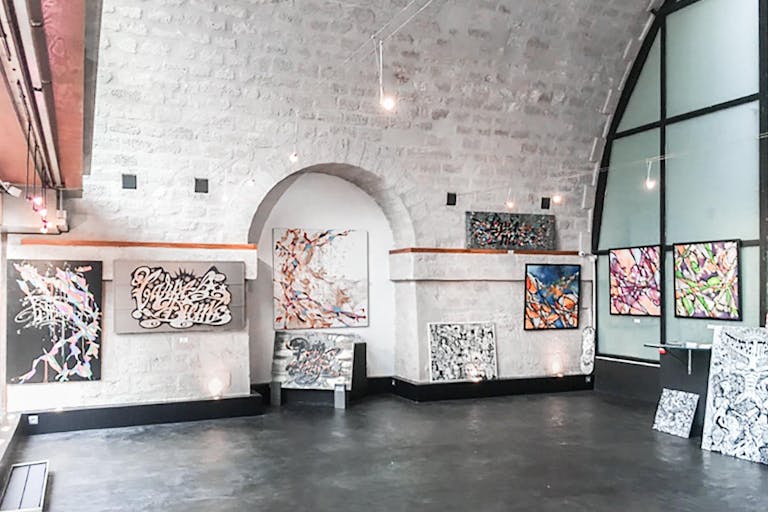 Pop-Up Space in Busy Gare de Lyon - Image 3