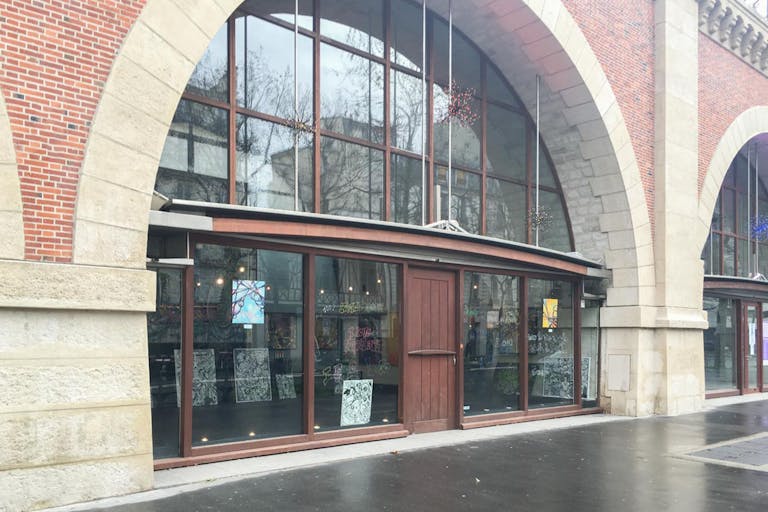 Pop-Up Space in Busy Gare de Lyon - Image 4