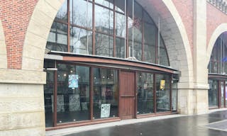 Pop-Up Space in Busy Gare de Lyon - Image 4