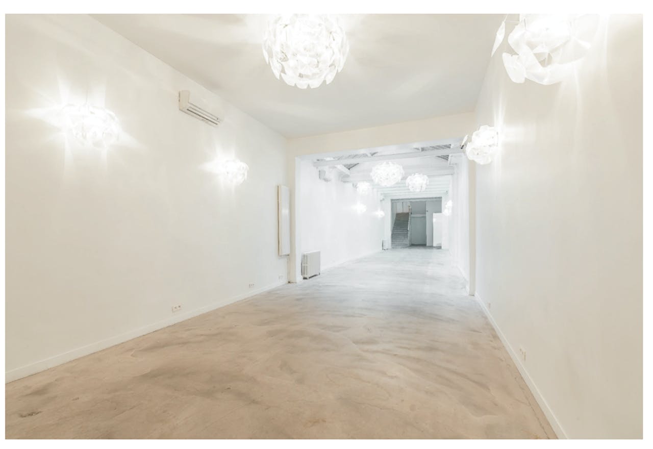 Showroom in Champs Elysées - Image 1