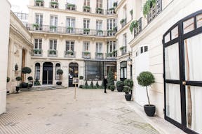 Showroom in Champs Elysées - Image 2