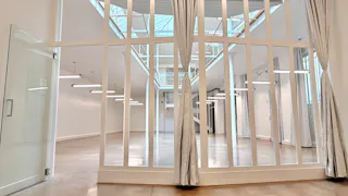 Loft industriel avec verrière zénithale - Image 5