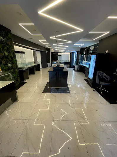 Seventh Ave Pop-Up Store - 1500 Sqft of Ground floor retail - Image 2