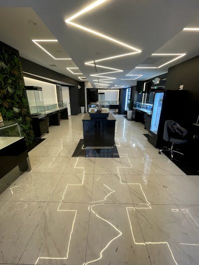 Seventh Ave Pop-Up Store - 1500 Sqft of Ground floor retail - Image 2