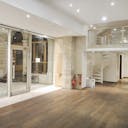 Modern Showroom in Sentier