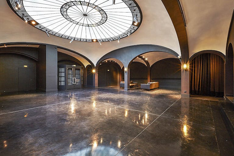 Showroom in Historic Invalides - Image 0