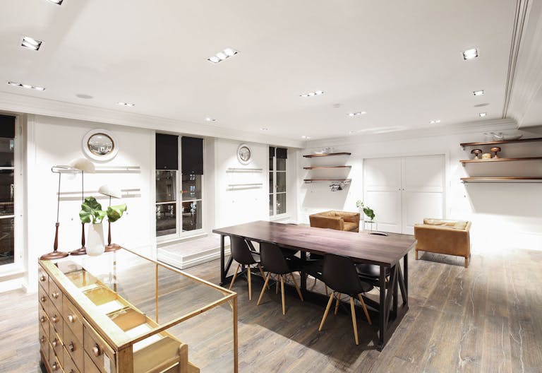 Beautiful Showroom in Madeleine - Image 2