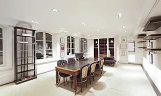 Beautiful Showroom in Madeleine - Image 3