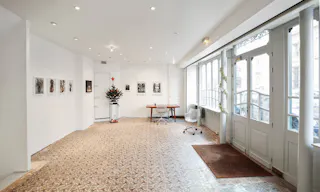 Pop-Up Shop Near Rue de Rivoli - Image 1