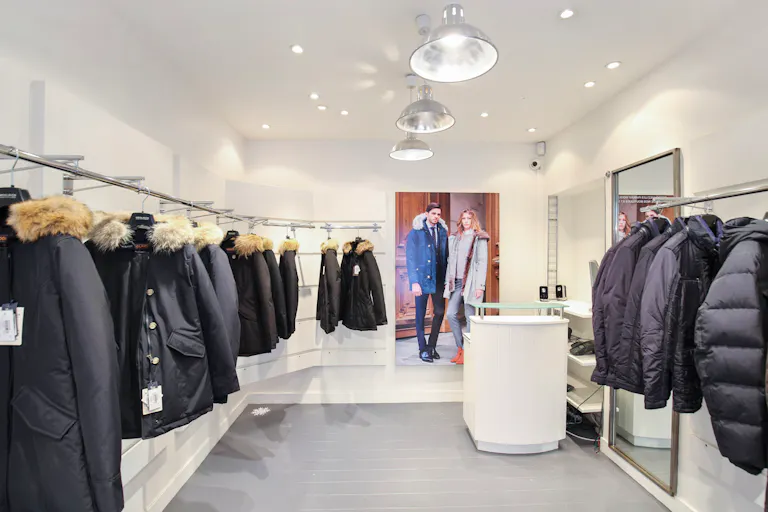 Pop-Up Shop Close to Victor Hugo - Image 1