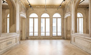 Incredible Showroom in Opera - Image 1