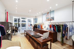 Sleek Shop in Upmarket Palais Royal - Image 0