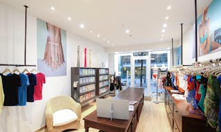 Sleek Shop in Upmarket Palais Royal - Image 2