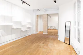 Modern Showroom in Place Vendôme - Image 0