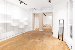 Modern Showroom in Place Vendôme - Image 0