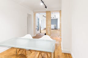 Modern Showroom in Place Vendôme - Image 4