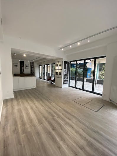 Elegant Space in Le Marais - Image 1