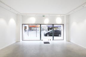 Elegant Space in Le Marais - Image 5