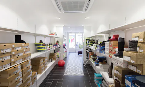 Retail Space Close to Vavin - Image 0