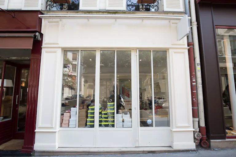Retail Space Close to Vavin - Image 3