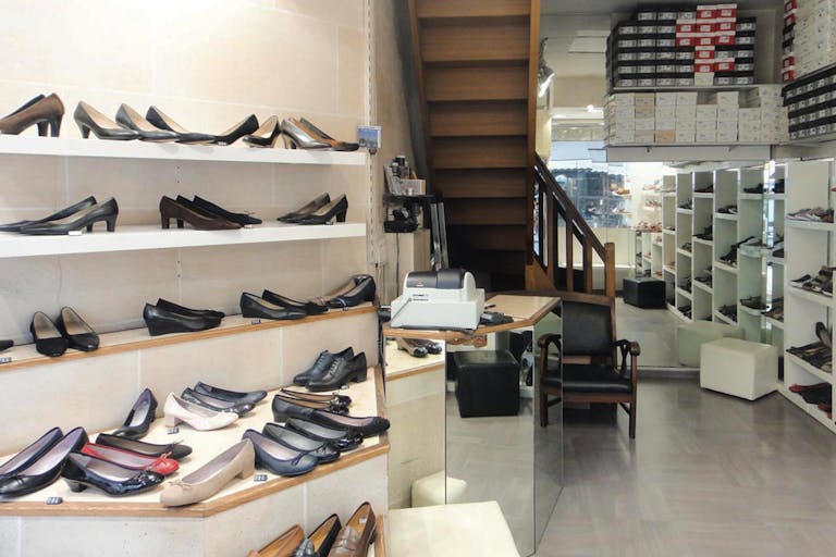 Retail Space in Saint-Placide - Image 2