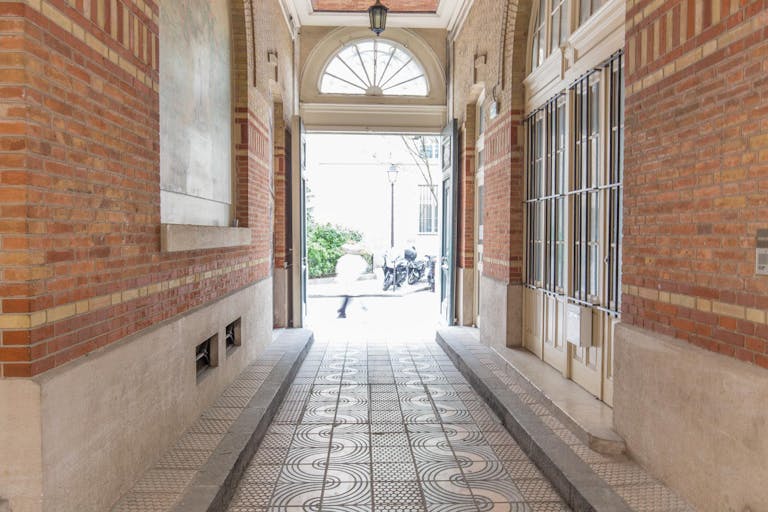 Flexible Unique Space in Le Marais - Image 4