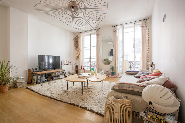 Loft Space in Dynamic Le Marais - Image 3