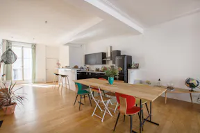 Loft Space in Dynamic Le Marais - Image 4