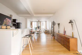 Loft Space in Dynamic Le Marais - Image 10