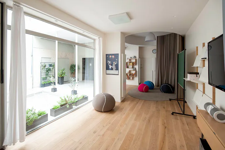 Pop-Up Boutique in Paris 7th - Image 0
