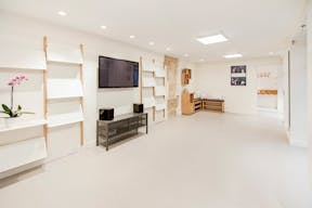 Pop-Up Boutique in Paris 7th - Image 1