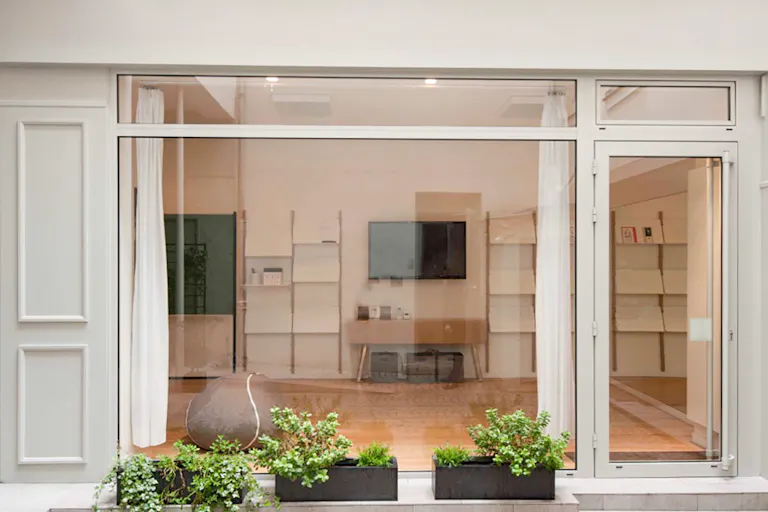 Pop-Up Boutique in Paris 7th - Image 3