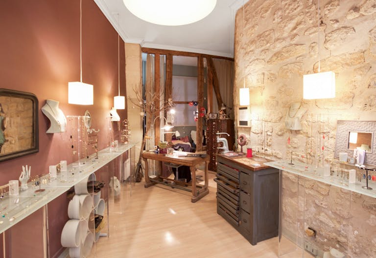 Le Marais Pop-Up Boutique - Image 2