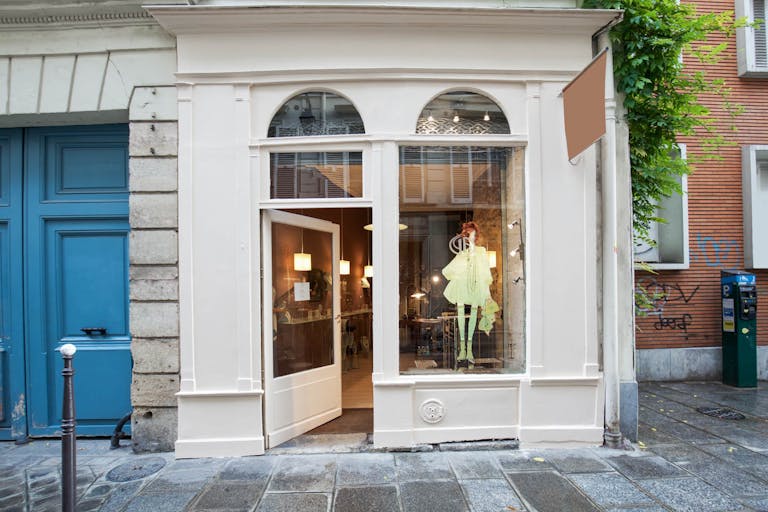 Le Marais Pop-Up Boutique - Image 3