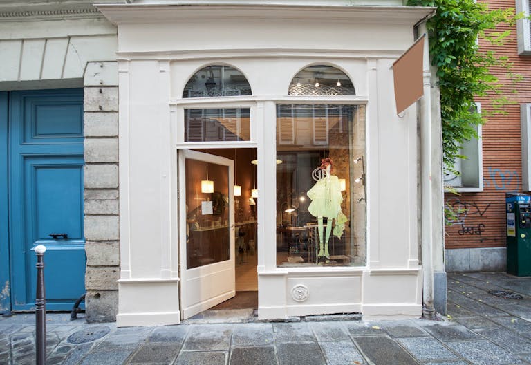 Le Marais Pop-Up Boutique - Image 3
