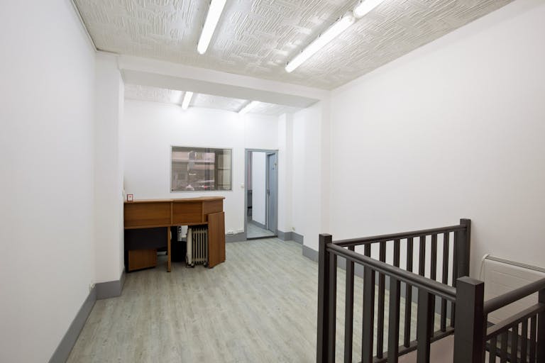 Bright Shop Near Gare de Nord - Image 1