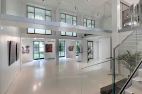 Unique Space in Faubourg-du-Roule - Image 0