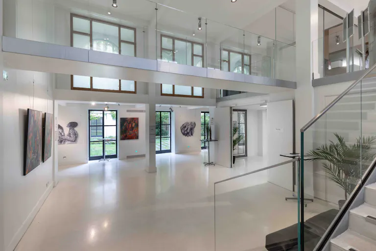 Unique Space in Faubourg-du-Roule - Image 0