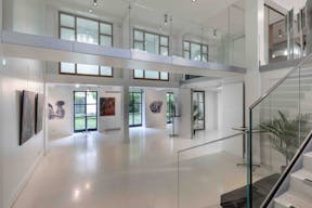 Unique Space in Faubourg-du-Roule - Image 0