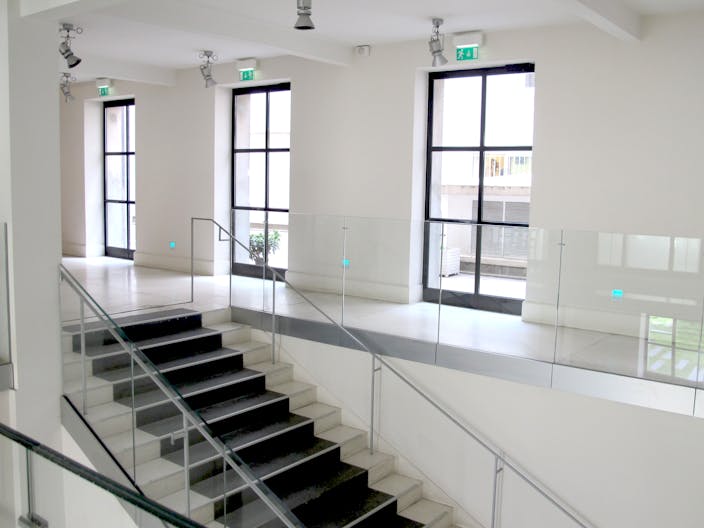 Unique Space in Faubourg-du-Roule - Image 1