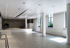 Unique Space in Faubourg-du-Roule - Image 2