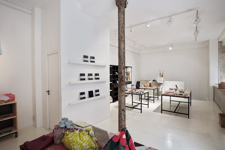 Beautiful Le Marais Retail Space - Image 1