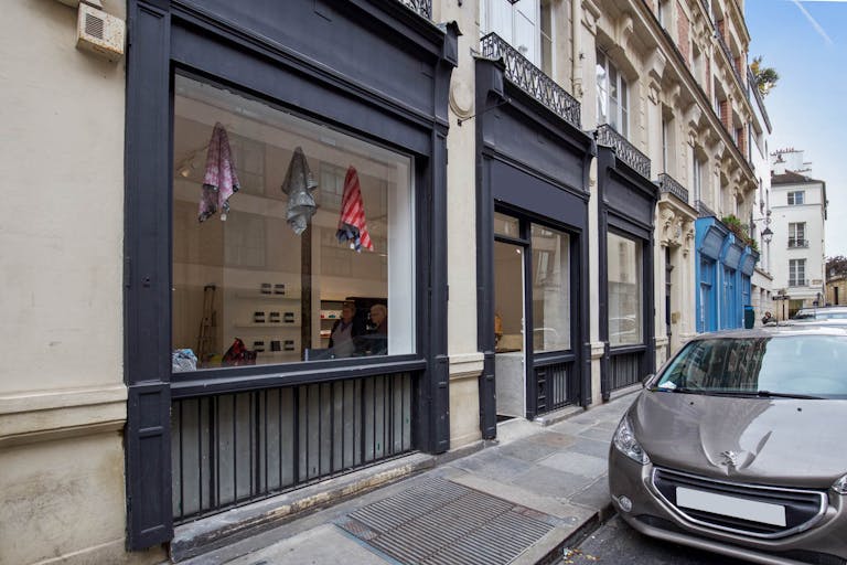 Beautiful Le Marais Retail Space - Image 3