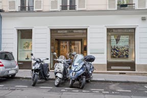 Saint Germain des Prés Art Gallery - Image 5